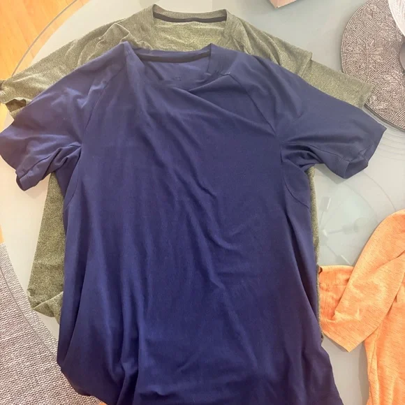 lululemon athletica Men's Heathered Orange Short Sleeve Crew.  All theee 30 b - Picture 2 of 3